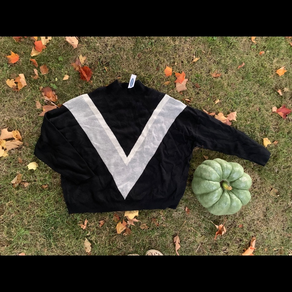 Cold Season Staple! Black Old Navy Sweater NWT